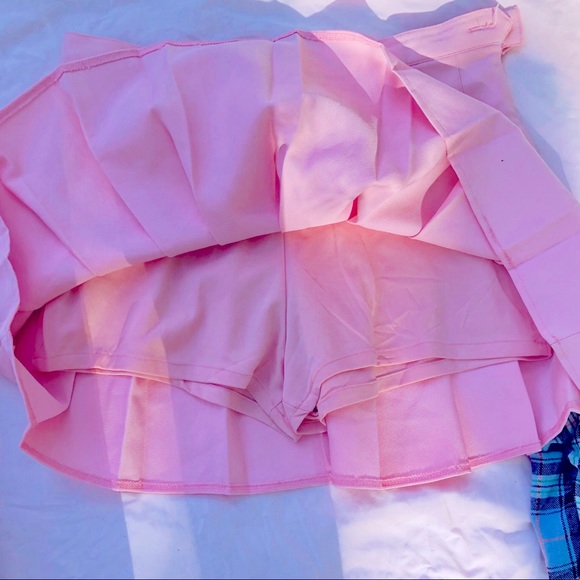 Adorable Baby Pink Pleated Skirt with Built-In Shorts - Picture 2 of 4